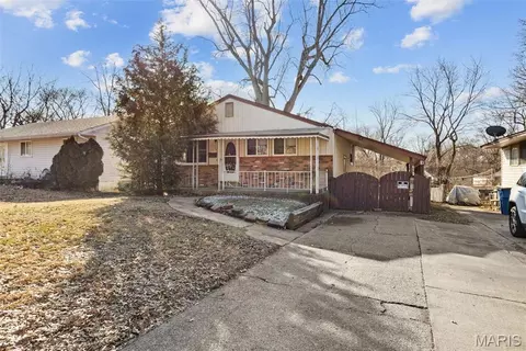200 Mcalpine Dr, Saint Louis, MO 63137