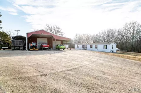 35240 28 Hwy W, Belle, MO 65013