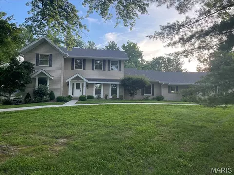 17141 Chaise Ridge Rd, Chesterfield, MO 63005