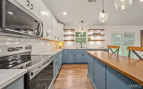 Kitchen - 622 Scottsvale Dr, Rolla, MO 65401 photo 4 of 4