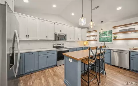 Kitchen - 622 Scottsvale Dr, Rolla, MO 65401 photo 1 of 4