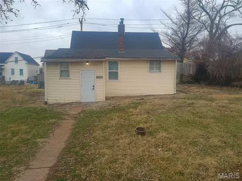 8539 Robin Ave, Saint Louis, MO 63147