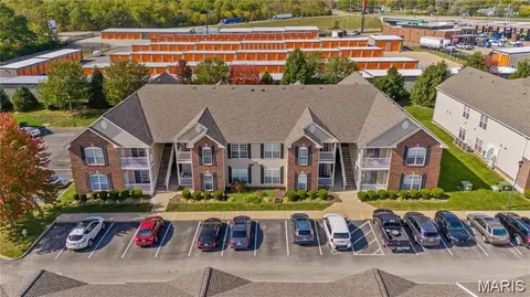 6411 Brookfield Ct, Saint Louis, MO 63129