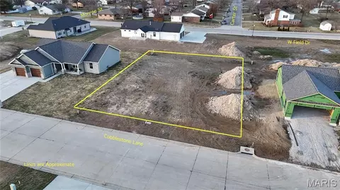 409 Cobblestone, Red Bud, IL 62278