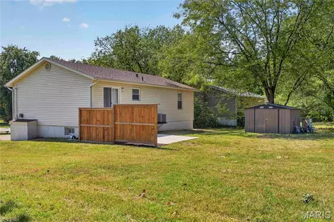 Exterior - 2157 Gregory Dr, Pacific, MO 63069 photo 2 of 4