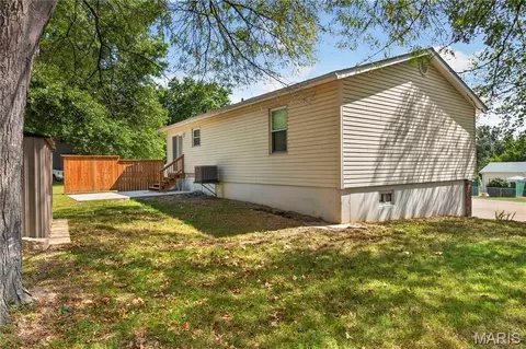 Exterior - 2157 Gregory Dr, Pacific, MO 63069 photo 3 of 4