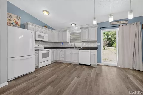 Kitchen - 2157 Gregory Dr, Pacific, MO 63069 photo 1 of 2