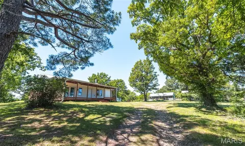 Exterior - 10975 Barnard Rd, Crocker, MO 65452 photo 1 of 7