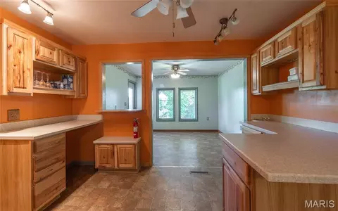 Entry Way - 10975 Barnard Rd, Crocker, MO 65452 photo 2 of 4