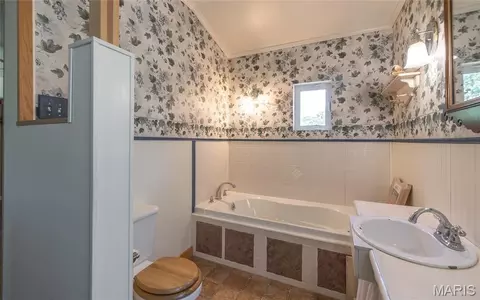 Bath - 10975 Barnard Rd, Crocker, MO 65452 photo 2 of 2