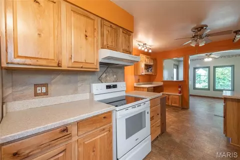 Kitchen - 10975 Barnard Rd, Crocker, MO 65452 photo 2 of 2