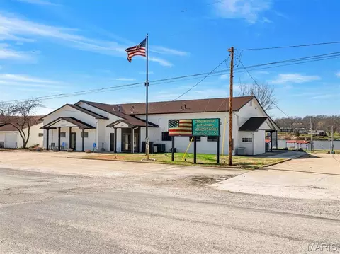 Exterior - 747 Squaw Rd, Cuba, MO 65453 photo 7 of 8
