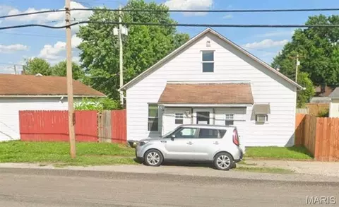 526 Columbia Rd, Dupo, IL 62239