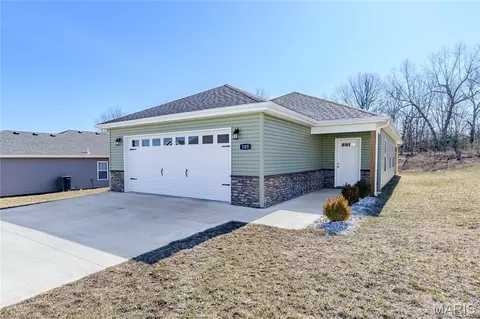 Exterior - 105 Daniels Ct, Saint Robert, MO 65584 photo 5 of 9