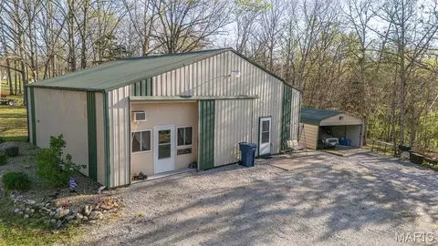 15394 Villa Dr, Monroe City, MO 63456