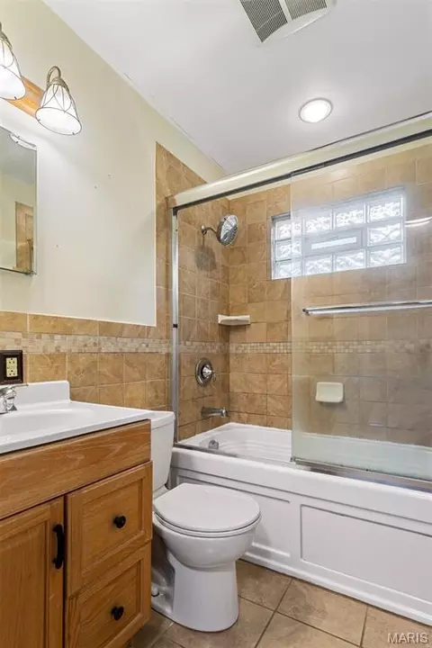 Bath - 537 Blackberry Path, Arnold, MO 63010 photo 2 of 2