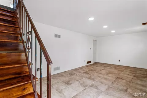 Living - 537 Blackberry Path, Arnold, MO 63010 photo 3 of 6