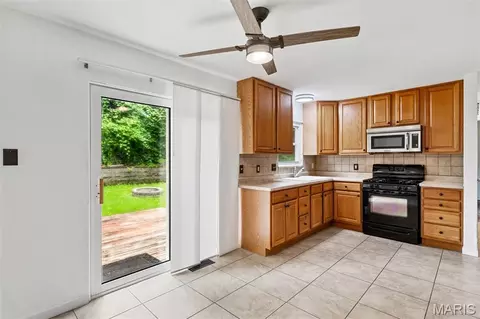 Kitchen - 537 Blackberry Path, Arnold, MO 63010 photo 2 of 4