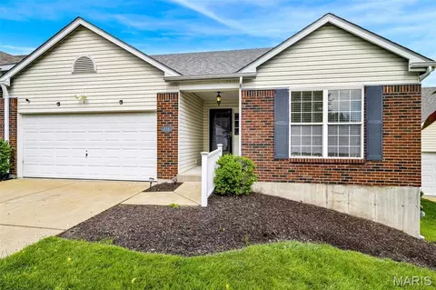 176 Carytown Ln, Florissant, MO 63034