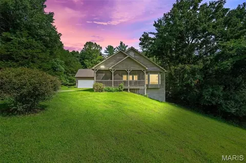 19037 Foxrun Hollow Ln, Wildwood, MO 63069