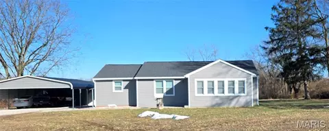 5108 Palestine Rd, Chester, IL 62233
