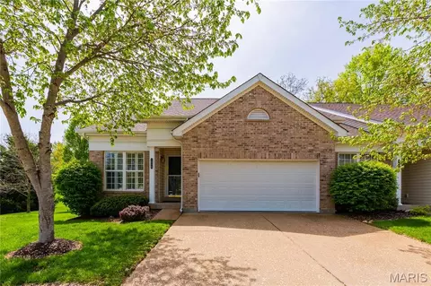 1036 Arbor Pointe Dr, Manchester, MO 63088