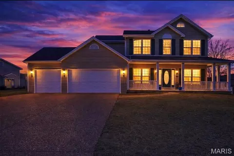 47 Savannah Hill Dr, Saint Peters, MO 63376