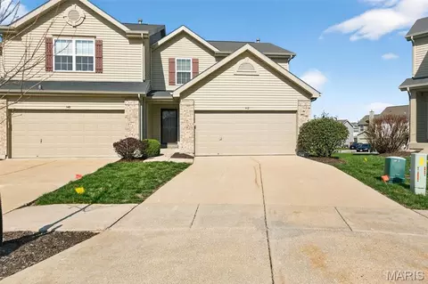 542 Country Circle Dr, Lake Saint Louis, MO 63367