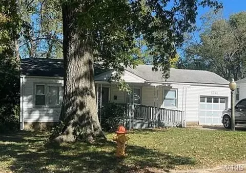 1231 Odessa Dr, Saint Louis, MO 63137