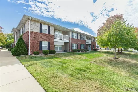 406 S Church St #128, Saint Peters, MO 63376