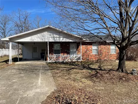706 E 3rd St, Salem, MO 65560