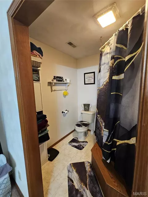 Bath - 708 E Walnut St, Steeleville, IL 62288 photo 5 of 5