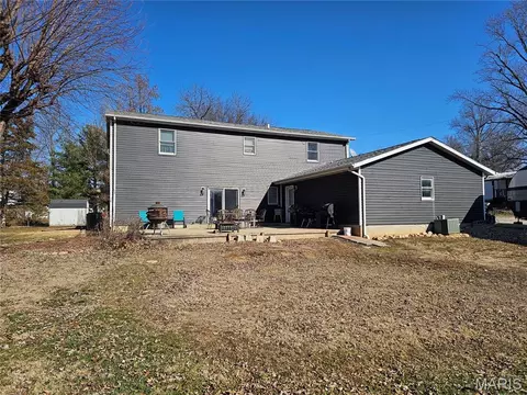 Exterior - 708 E Walnut St, Steeleville, IL 62288 photo 2 of 4