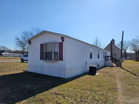 714 E Feifer St, Sparta, IL 62286 photo 3