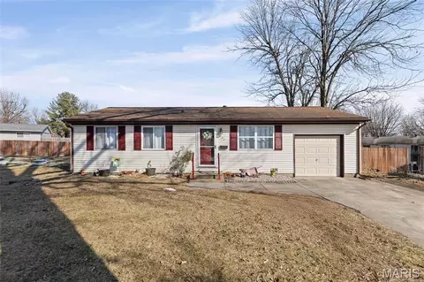 706 Merlin Ct, Troy, IL 62294