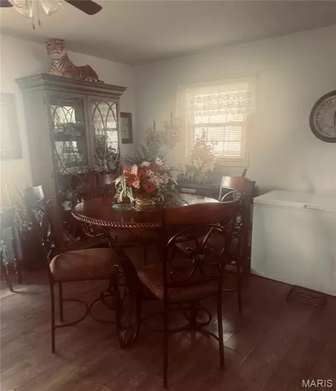 Dining - 402 Damon St, Dexter, MO 63841 photo 1 of 1
