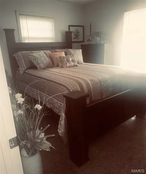 Bedroom - 402 Damon St, Dexter, MO 63841 photo 3 of 4