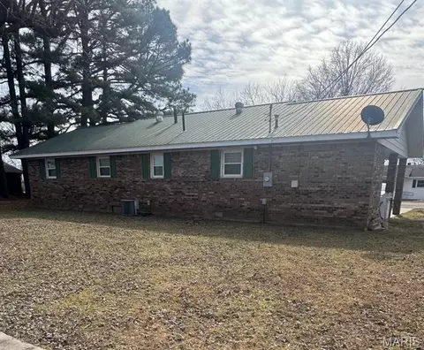 Exterior - 402 Damon St, Dexter, MO 63841 photo 1 of 1