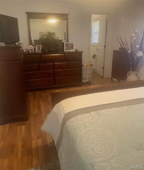 Bedroom - 402 Damon St, Dexter, MO 63841 photo 2 of 4