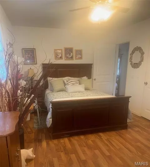 Bedroom - 402 Damon St, Dexter, MO 63841 photo 1 of 4