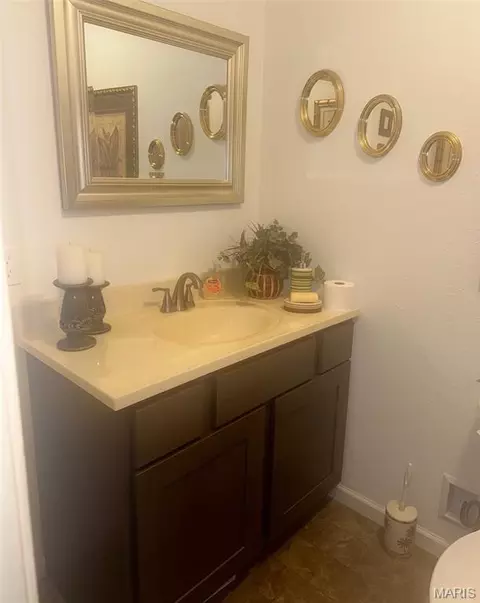 Bath - 402 Damon St, Dexter, MO 63841 photo 3 of 3