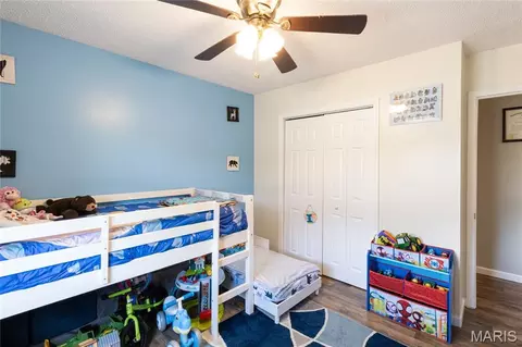 Bedroom - 16650 Walnut Dr, Plato, MO 65552 photo 4 of 5
