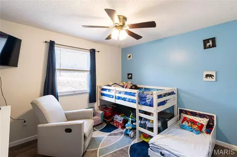 Bedroom - 16650 Walnut Dr, Plato, MO 65552 photo 5 of 5