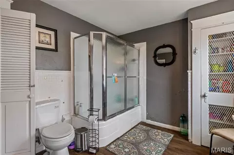 Bath - 404 Marshall St, Fredericktown, MO 63645 photo 6 of 7