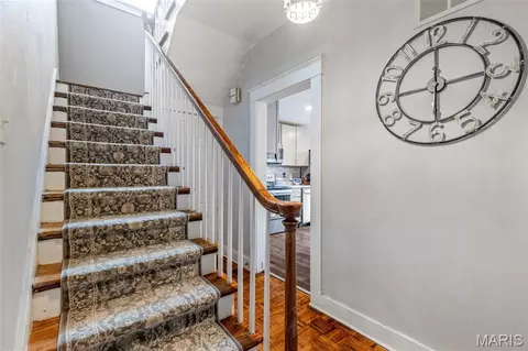 Entry Way - 404 Marshall St, Fredericktown, MO 63645 photo 4 of 4