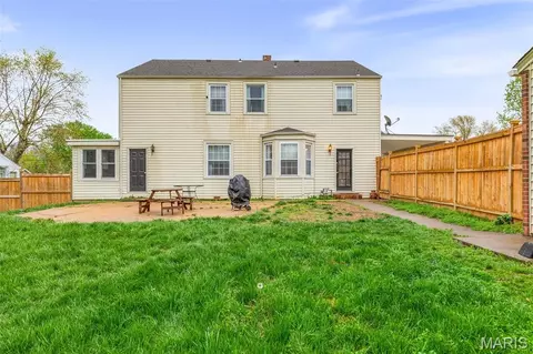 Exterior - 404 Marshall St, Fredericktown, MO 63645 photo 4 of 6