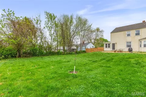 Exterior - 404 Marshall St, Fredericktown, MO 63645 photo 5 of 6