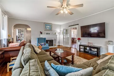 Living - 404 Marshall St, Fredericktown, MO 63645 photo 4 of 4