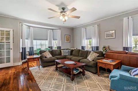 Living - 404 Marshall St, Fredericktown, MO 63645 photo 2 of 4