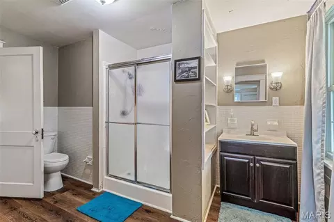 Bath - 404 Marshall St, Fredericktown, MO 63645 photo 3 of 7
